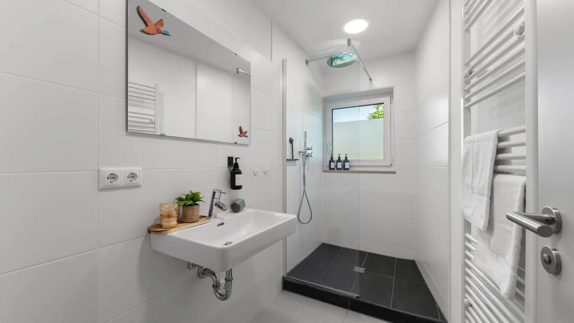 Flussperle Miesbach - Erholung Pur Direkt An Der Schlierach - Dachterrasse Mit Grill, Kostenloses Parken Apartament